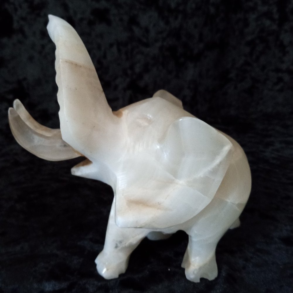 5" L X 5.75 T Hand Carved Marble Elephant With Planted Tusks